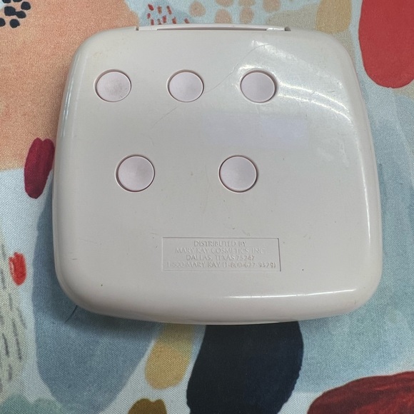 Mary Kay Refillable Custom Compact Pink Used - Picture 5 of 5